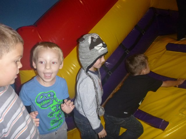 20161203153318-VQ2EXQSWTPYJJ6BM-P1130191